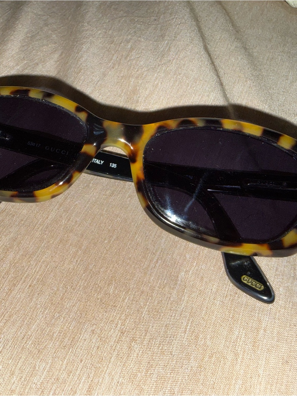 Gucci Tortoiseshell Oval Sunglasses - Tortoise/Black